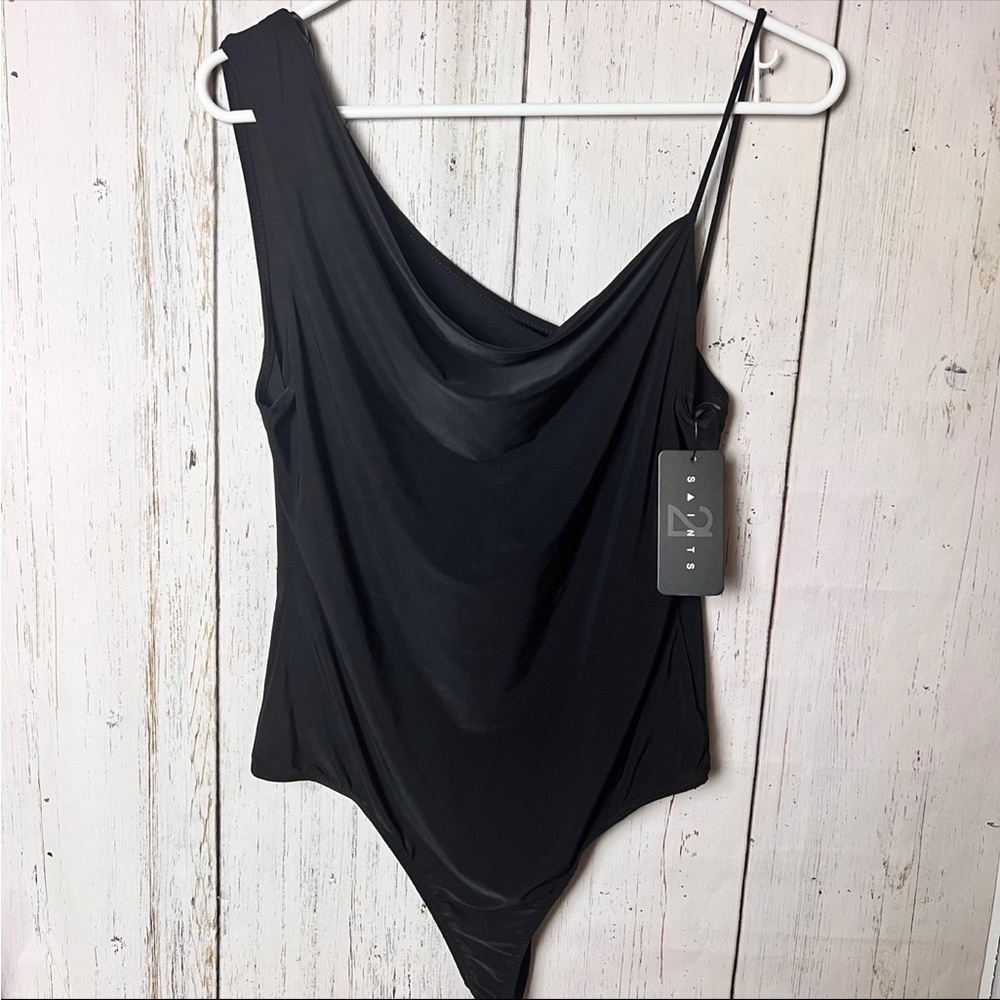 Elegant Black One-Shoulder Bodysuit